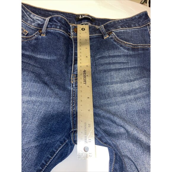 D Jeans size 12 women’s distressed - Picture 7 of 9